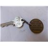 Image 7 : (24) vintage keys and 1 Hotel key and 1 Ford key