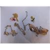 Image 3 : (6) pairs of earrings,brooches and pins