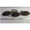 Image 3 : (3) Irons and Trivet