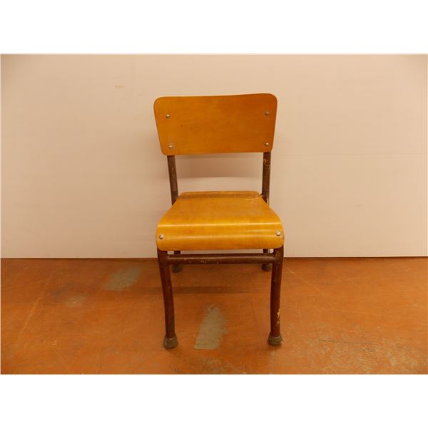 *Vintage Kids chair 22" tall