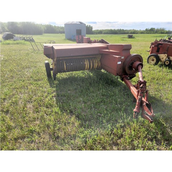 New Holland Model Hayliner 273 square baler - working (used 3 years ago)