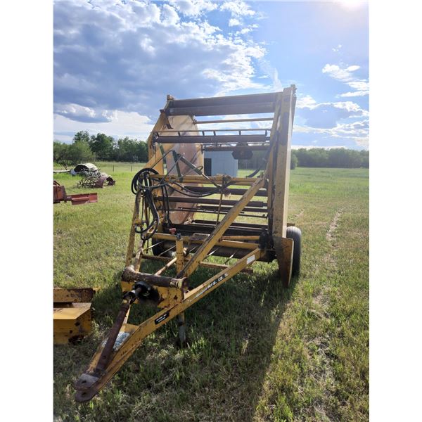 Vermeer Model 605C round baler - parts machine