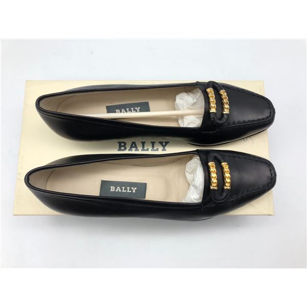 "Bally - Vintage" - Black Leather Flats w/Bally leather cleaner - Size: 6 1/2 - Brand New