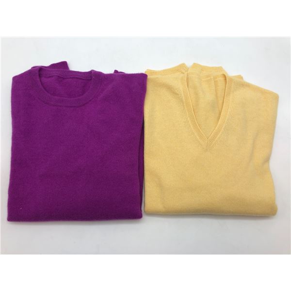 Group of 2 Cashmere/wool women's sweater - includes a crew neck & a V-neck sweater - Size: L ?