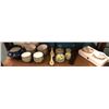 Image 1 : Shelf lot of vintage kitchenware - includes signed bowls/spoons/chopsticks etc.