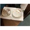 Image 2 : Shelf lot of vintage kitchenware - includes signed bowls/spoons/chopsticks etc.
