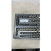 Image 2 : TRAY OF SOCKETS
