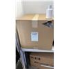 Image 2 : BOX OF NEW 16 OZ WHITE BOTTLES WITH LIDS