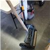 Image 2 : EXTENDABLE GUTTER CLEANER WITH FISKARS EXTENDABLE PRUNER AND PUSH MOWER