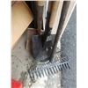 Image 2 : BUNDLE OF SHOVELS AND RAKES