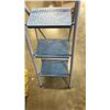 Image 2 : BLUE FOLDING 3 STEP LADDER