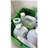 Image 2 : TOTE OF CLEANING FLUIDS