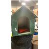 Image 2 : ALL METAL DOG HOUSE (TIN) WITH STREET SIGN AND REFLECTOR