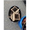 Image 2 : 2 BUCKETS OF ELECTRICAL LIMIT SWITCHES, GRINDING BITS AND PAGODAS