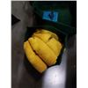 Image 3 : LOT OF TOWELS AND BASKETS