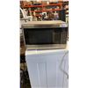 Image 1 : PANASONIC INVERTER MICROWAVE