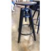 Image 2 : 2 BLACK ADJUSTABLE HEIGHT STOOLS