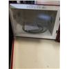 Image 3 : RED RCA MICROWAVE