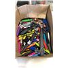 Image 2 : BOX OF KNIVES AND KITCHEN ITEMS
