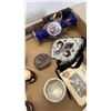 Image 2 : TRAY OF HUMMEL FRIAR FIGURES AND OTHER COLLECTIBLES
