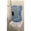 Image 2 : COUNTERTOP TOP LOAD WATER COOLER/DISPENSER