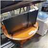 Image 2 : RCA 18 INCH TV AND PAPER SHREDDER