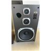 Image 3 : PAIR OF JVC SK-202(C) FLOOR SPEAKERS