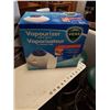 Image 2 : CUISINART 5 IN 1 GRIDDLE AND VICKS WARM STEAM VAPOURIZER