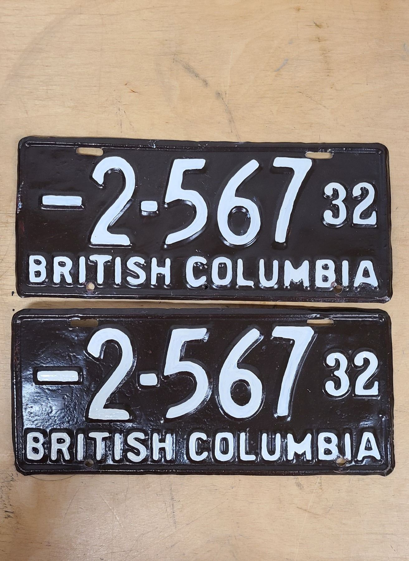 PAIR 1932 BRITISH COLUMBIA LICENSE PLATESREPAINTED