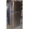 Image 1 : FRIGIDAIRE 30" WIDE 18 C.U.F.T. STAINLESS FRIDGE