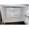 Image 2 : FRIGIDAIRE 30" WIDE 18 C.U.F.T. STAINLESS FRIDGE