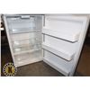 Image 3 : FRIGIDAIRE 30" WIDE 18 C.U.F.T. STAINLESS FRIDGE