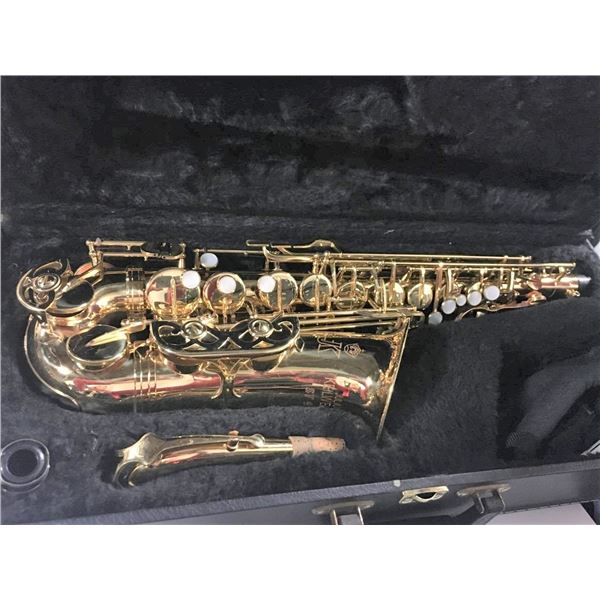 Julius Kelwerth ST90 Alto Saxophone SN 750728U3 With Mouthpiece and Case