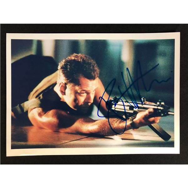 BRUCE WILLIS SIGNED DIE HARD 8 X 10 ( RA COA)