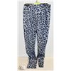 Image 1 : BLUISH GRAY ANIMAL PRINT YOGA / ACTIVE WEAR PANTS