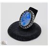 Image 1 : 12)  BLUE HUE RAINBOW MOONSTONE RING SET IN