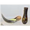 Image 1 : VINTAGE HORN VASE & STAND VASE