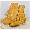 Image 1 : VINTAGE MOOSE HIDE WRAP AROUND MOCCASINS