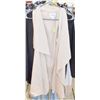 Image 1 : CLUB MONACO SALYIE VEST SAND ROSE COLOUR SIZE S