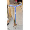 Image 1 : GARDEN CLAW. HEIGHT IS ADJUSTABLE