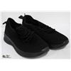 Image 1 : NEW SPORTS SHOES SIZE 39