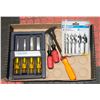 Image 1 : FLAT OF ASSORTED TOOLS