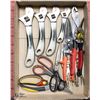 Image 1 : FLAT WITH ASSORTED SCISSORS TIN SNIPS AND CRESCENQ