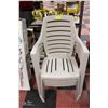 Image 1 : 4 PLASTIC STACKING PATIO CHAIRS