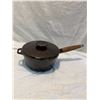 Image 1 : Cast iron pot with lid