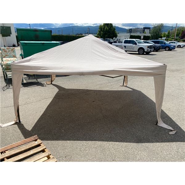 Pop up canopy