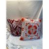 Image 1 : Throw pillows