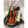 Image 1 : Trouble light and power cords