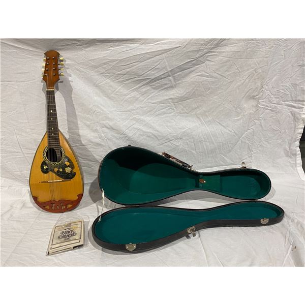 Suzuki mandolin with case made in Japan