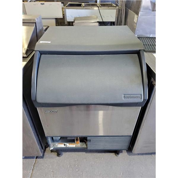 Scotsman Counter level Commercisl Ice Maker